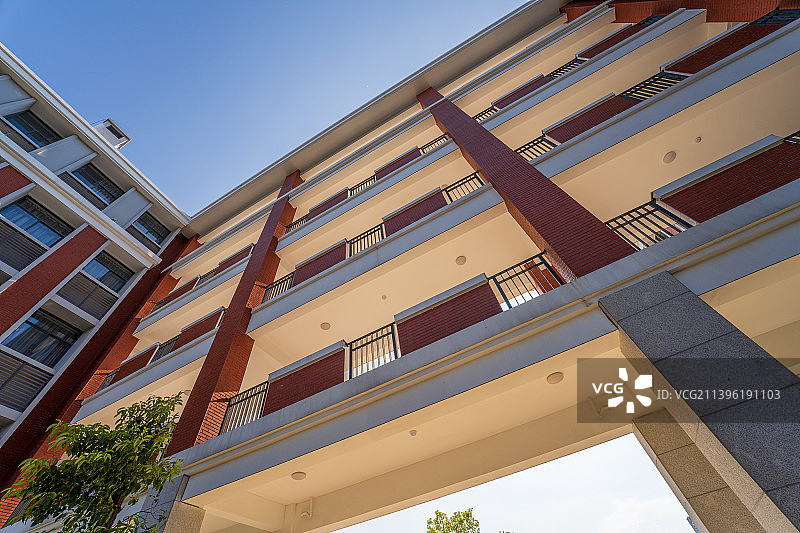 空旷的红色办公楼建筑物图片素材