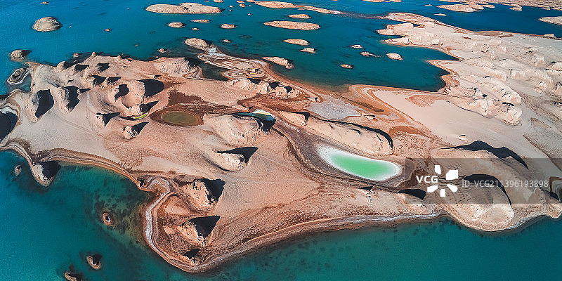 雅丹之眼图片素材