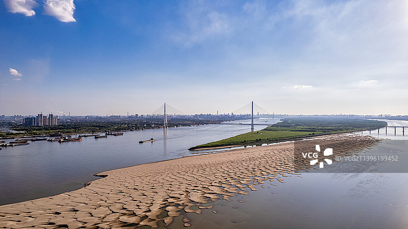 武汉天兴洲与青山长江大桥图片素材