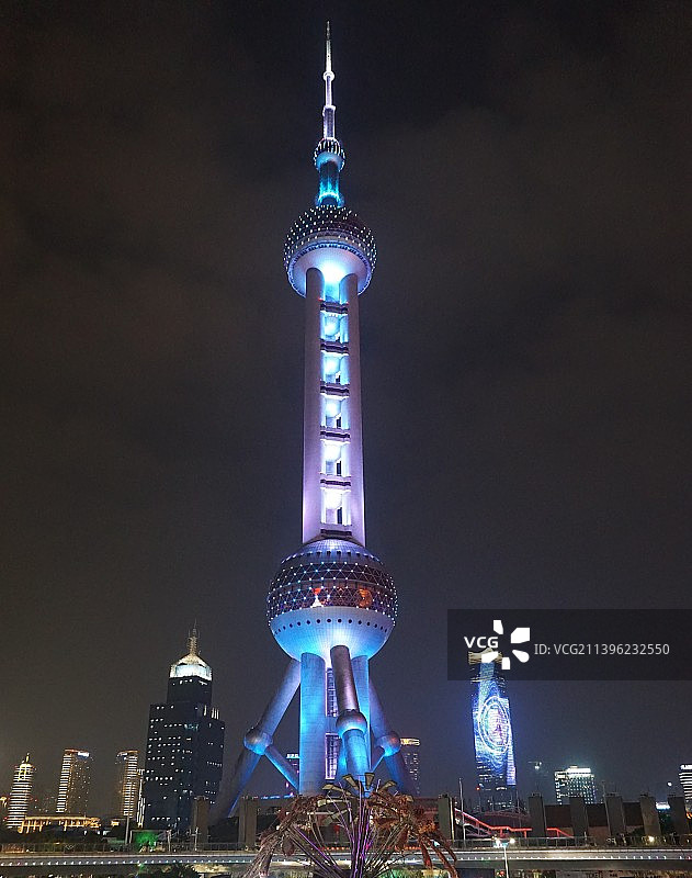 上海东方明珠电视塔夜景特写, 上海地标夜景图片素材