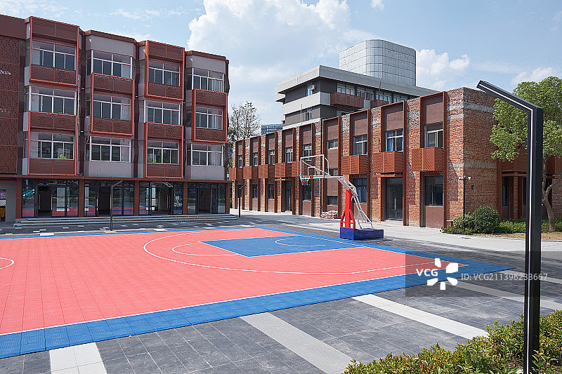 晴朗园区篮球场图片素材