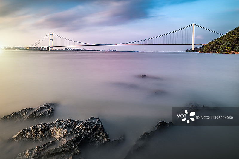 中国江苏省无锡市江阴市江阴长江大桥风光图片素材