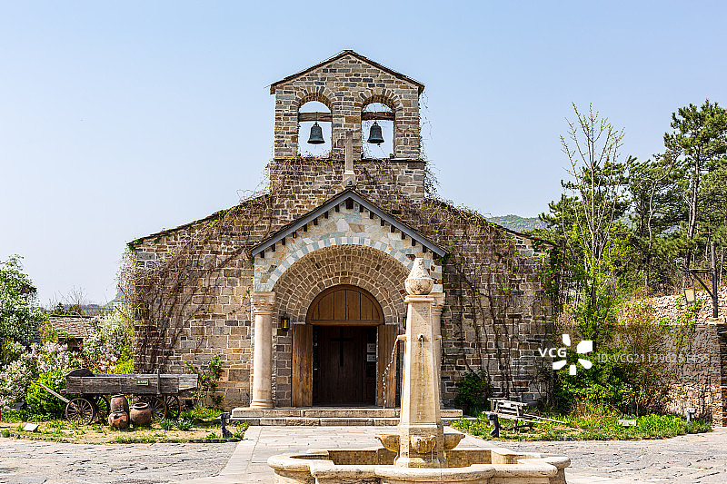 古北水镇山顶教堂图片素材