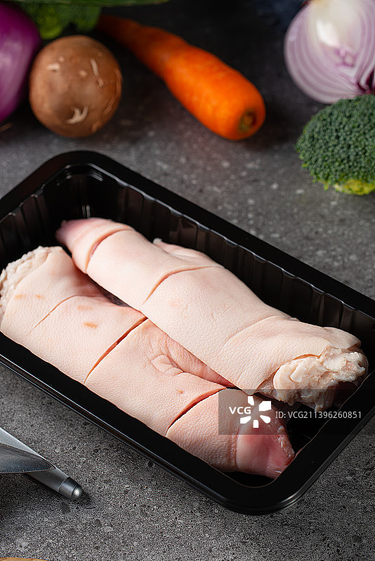 生鲜猪蹄部分分割图片素材