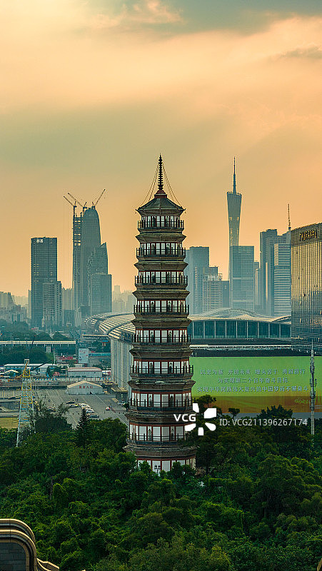 中国广东省广州市海珠区琶洲会展建筑群图片素材