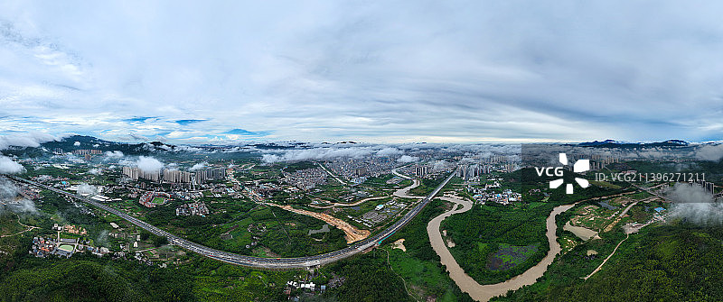 广东省惠州市惠阳区淡水城区雨后平流雾航拍图片素材