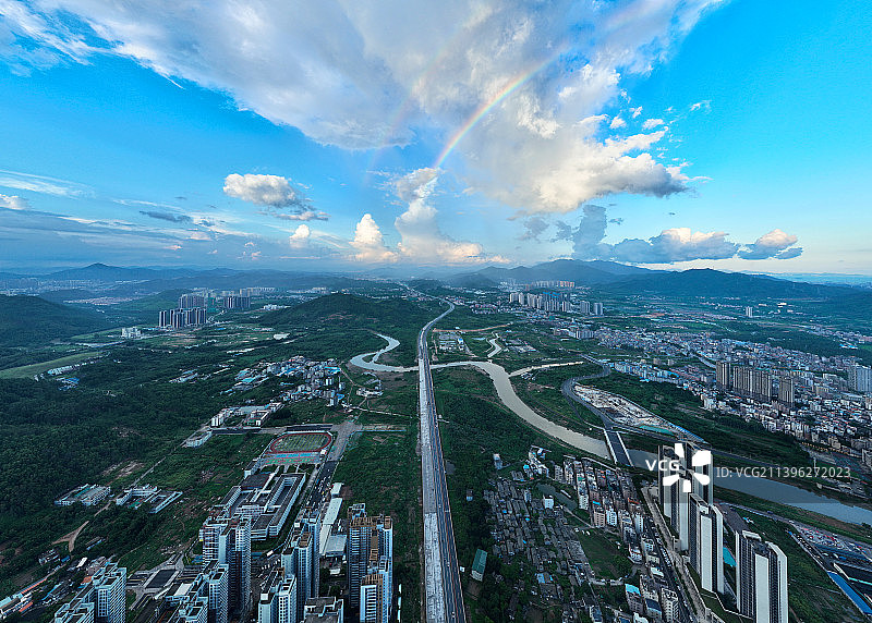 广东省惠州市惠阳区淡水城区雨后彩虹航拍图片素材