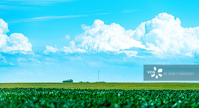 田野，草原，云景图片素材