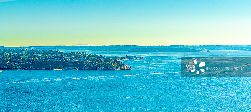 美国，华盛顿州，西雅图市区和雷尼尔雪山（Mount Rainier）图片素材