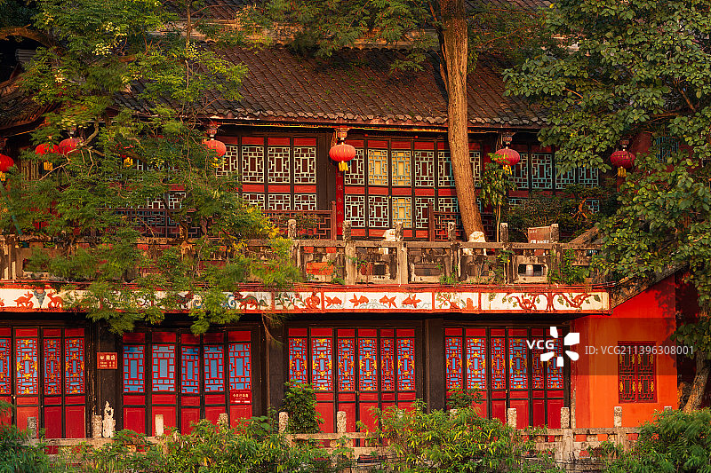 光影伏龙观图片素材