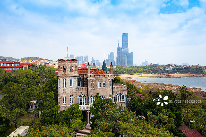 山东省青岛八大关花石楼建筑图片素材