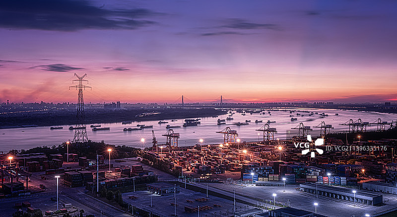 晚霞下的阳逻港图片素材