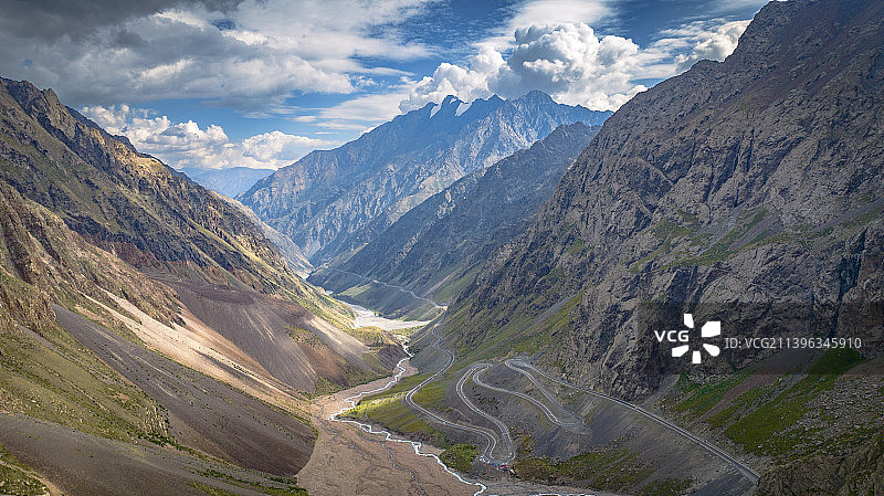 新疆独库公路哈希勒根达坂图片素材