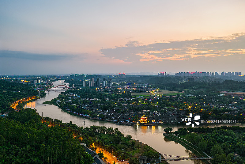 四川成都双流区黄龙溪古镇夜景航拍图图片素材