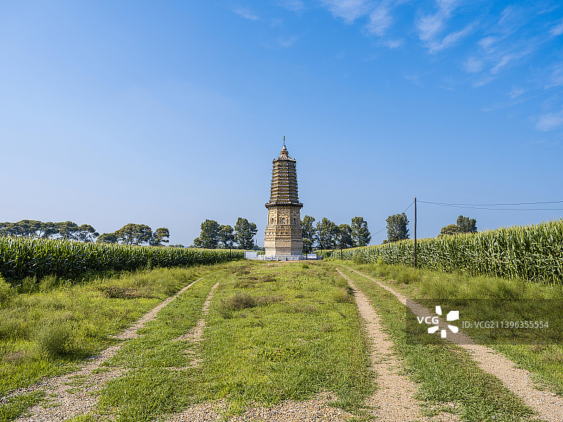 内蒙古赤峰市敖汉旗降圣州白塔夏日风光图片素材