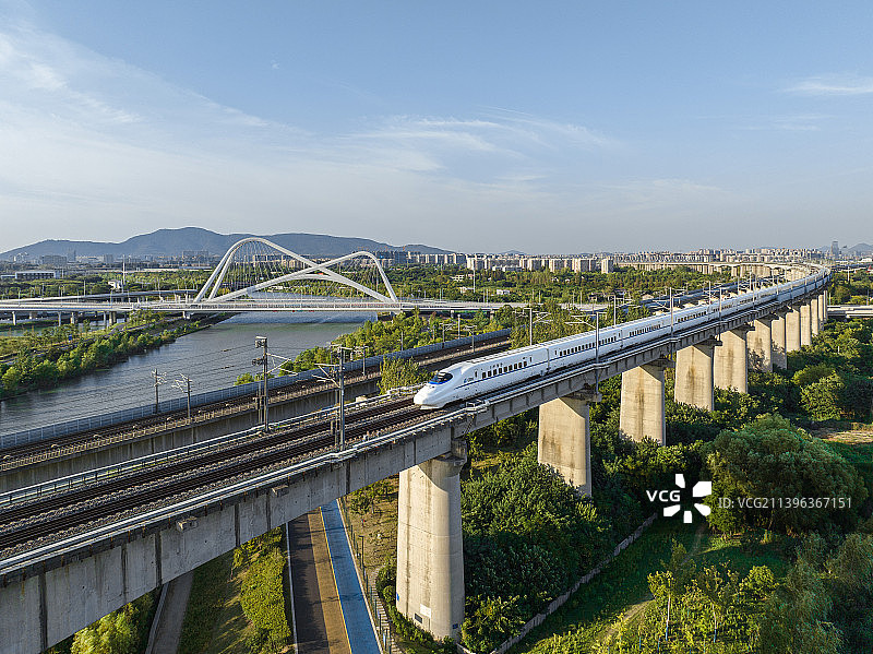 沪宁高速铁路南京段高架桥图片素材