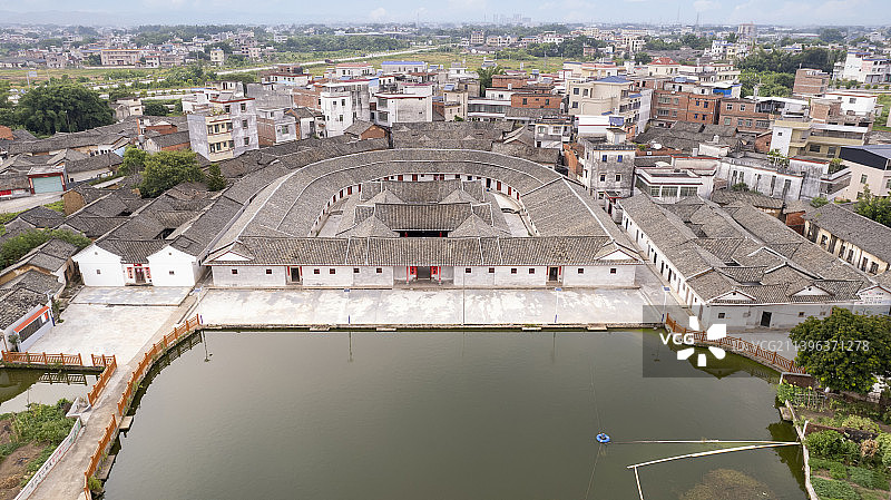 梅州兴宁客家围龙屋家庄围老屋图片素材