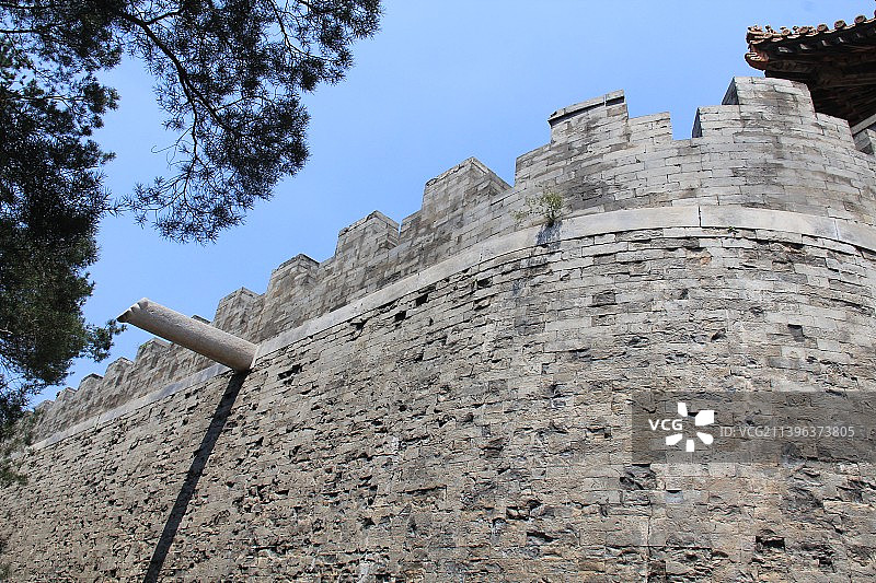 河北易县清西陵：崇陵【清德宗光绪皇帝载湉和孝定景皇后（隆裕太后）的合葬陵寝】城墙排水设施图片素材