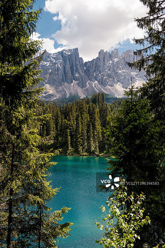 德国阿尔卑斯山区绿湖风光图片素材