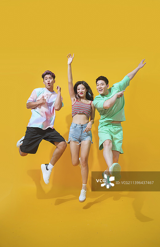 快乐的年轻人图片素材