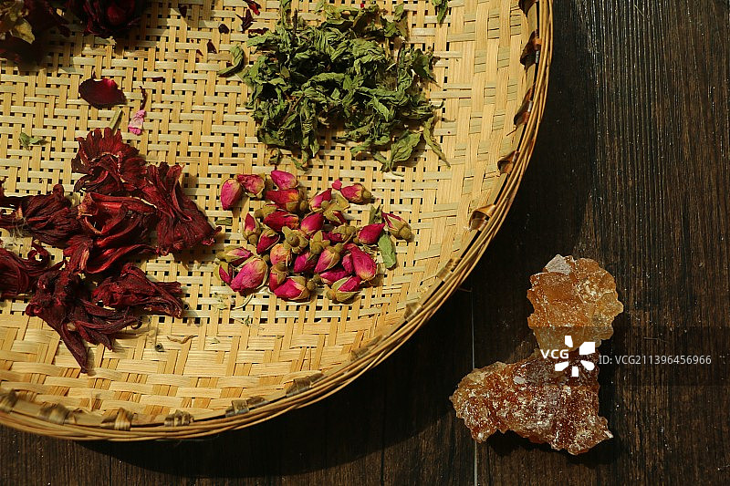 玫瑰水，玫瑰酱，玫瑰膏，蜂蜜玫瑰，金边玫瑰，大玫瑰，干玫瑰，玫瑰食材，冲饮，饮料，食疗，养生饮品，健图片素材