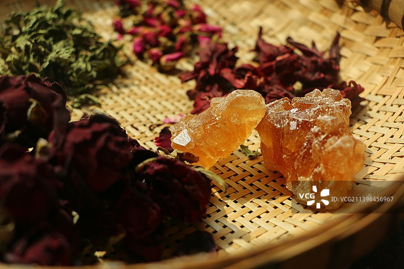 玫瑰水，玫瑰酱，玫瑰膏，蜂蜜玫瑰，金边玫瑰，大玫瑰，干玫瑰，玫瑰食材，冲饮，饮料，食疗，养生饮品，健图片素材