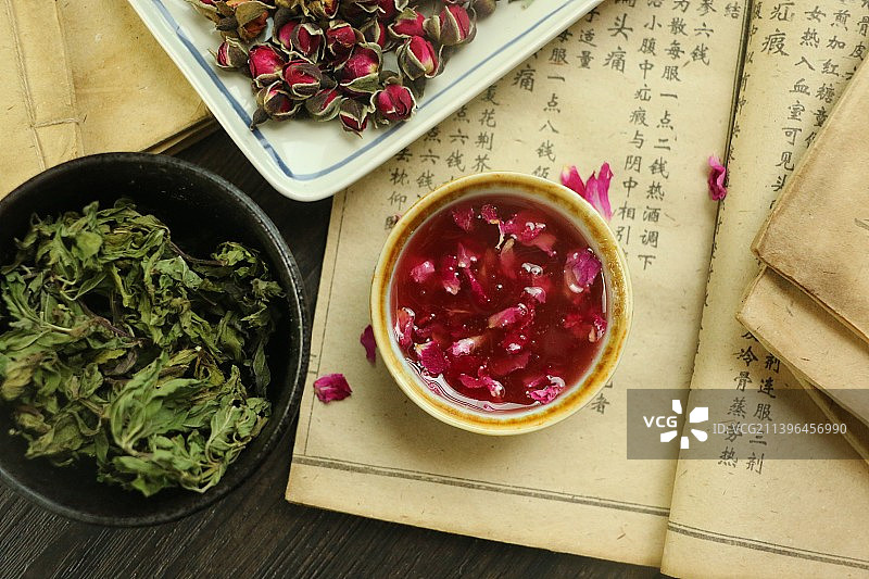 玫瑰水，玫瑰酱，玫瑰膏，蜂蜜玫瑰，金边玫瑰，大玫瑰，干玫瑰，玫瑰食材，冲饮，饮料，食疗，养生饮品，健图片素材