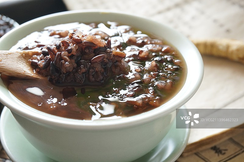 血糯米，黑糯米，紫糯米，田粥，煮粥，人参，五谷杂粮，粗粮，杂粮，谷物，干货，食物，粮食，粥粮，古书，图片素材