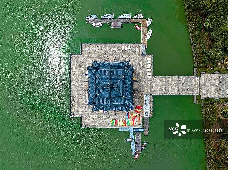 江苏省宜兴市团氿风景区云溪楼古建筑航拍画面图片素材