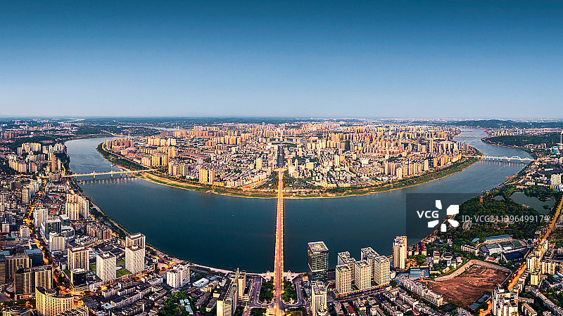 黎明时的株洲城图片素材