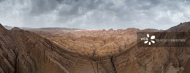 新疆天山大峡谷全景图图片素材