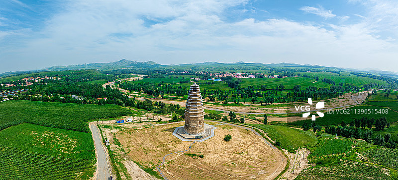 内蒙古赤峰市敖汉旗武安州白塔夏日风光（航拍全景）图片素材
