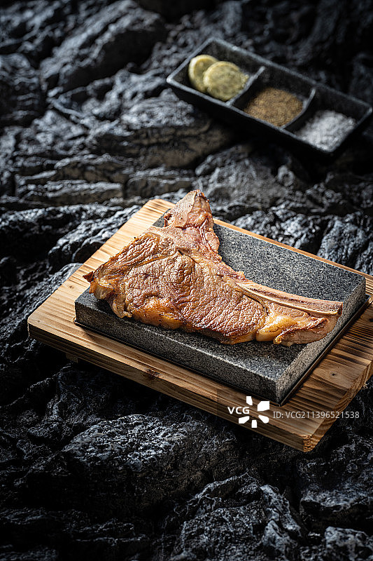 牛排 西冷牛排 眼肉牛排 T骨牛排 水果拼盘 提子拼盘 川菜小吃 川菜一口饭图片素材