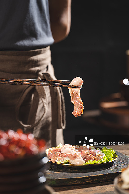 卤肥肠 鱼火锅 牛蛙火锅 鲜兔火锅 热血美蛙  厨房氛围感图片素材