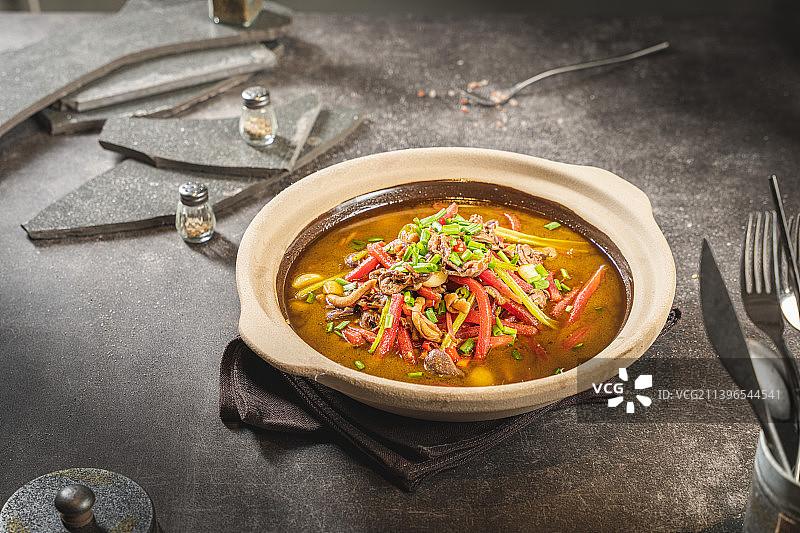 餐酒吧 工业风 江湖菜 小炒 夜宵 重庆菜 成都美食 辣子鸡 花甲 钵钵鸡 泡椒鸡杂图片素材
