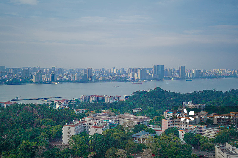 汕头礐石风景区塔山俯瞰内海图片素材