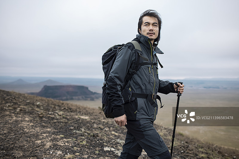 男子徒步旅行图片素材