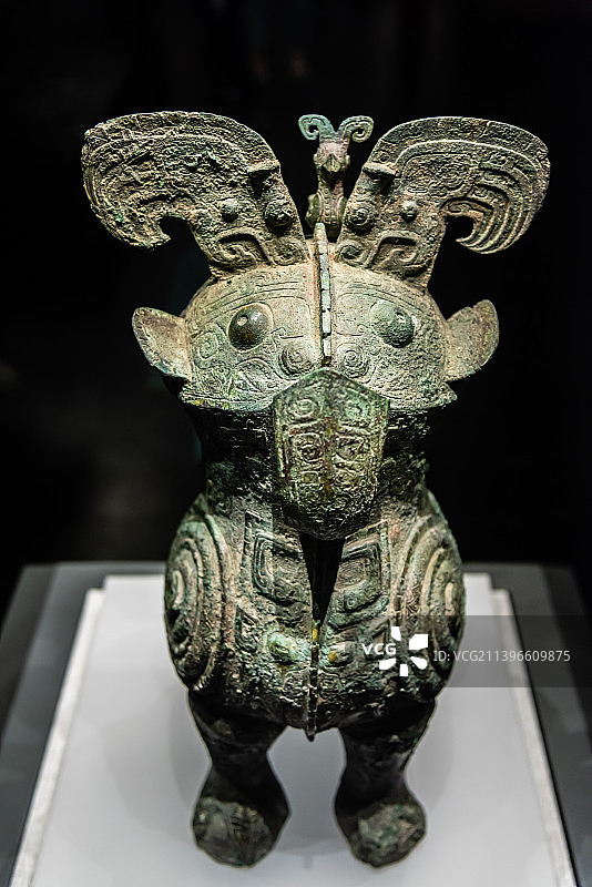 中国国宝商代后期妇好鸮尊图片素材