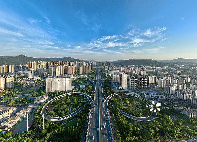 航拍襄阳绿色园林公园街景城市风光图片素材