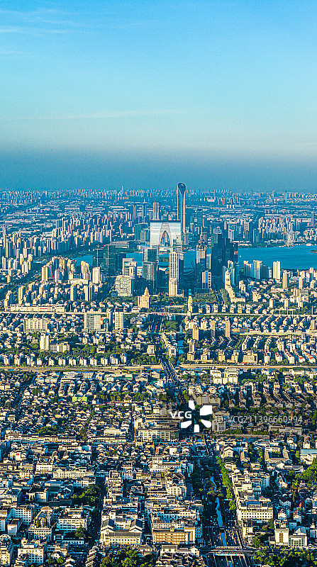 从苏州古城区看苏州工业园区图片素材