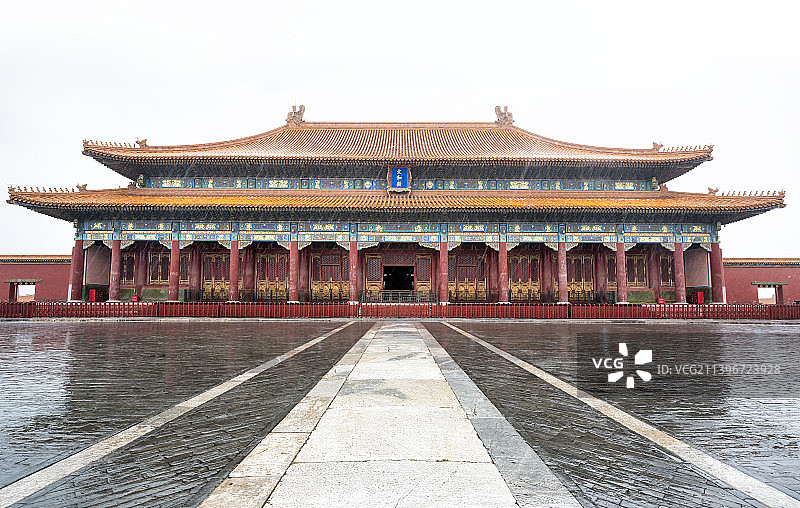 阴雨天的故宫太和殿全景图片素材