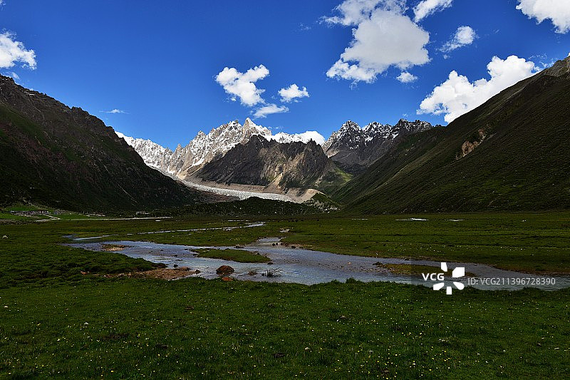 布加雪山图片素材