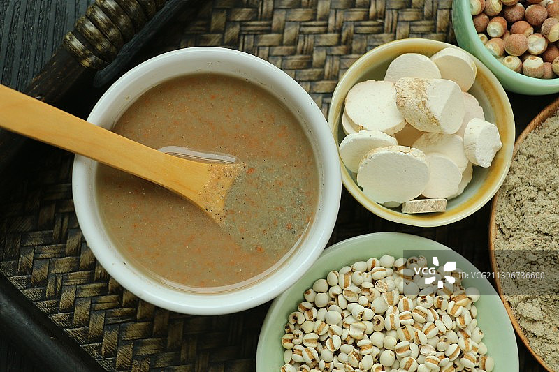 调粥，健脾养胃粥，山药粥，胡萝卜干粥，一勺粥，木勺，营养粉，营养早餐，代餐，五谷粉，五谷粉，健康美食图片素材