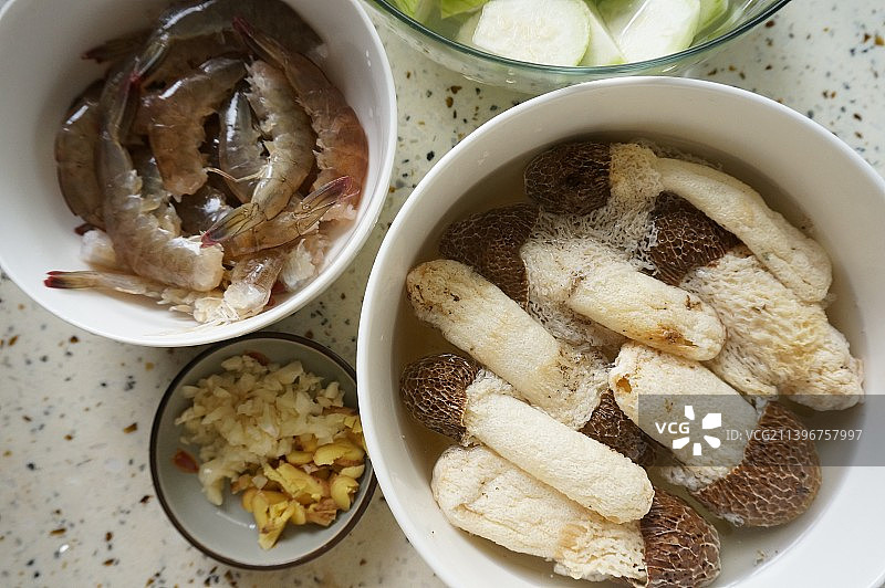 织金竹荪，三鲜竹荪，虾仁竹荪，虾仁丝瓜竹荪，竹荪制作，烹饪，食材，竹荪，山珍，山货，干货，野味，泡竹图片素材