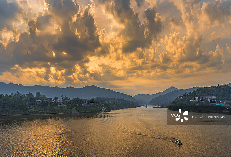 渠江霞光图片素材