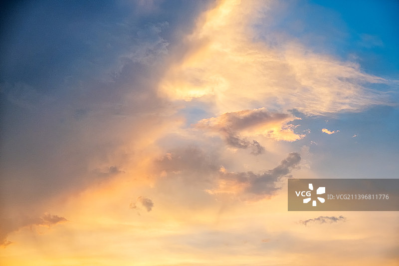 杭州临平火烧云日落晚霞图片素材