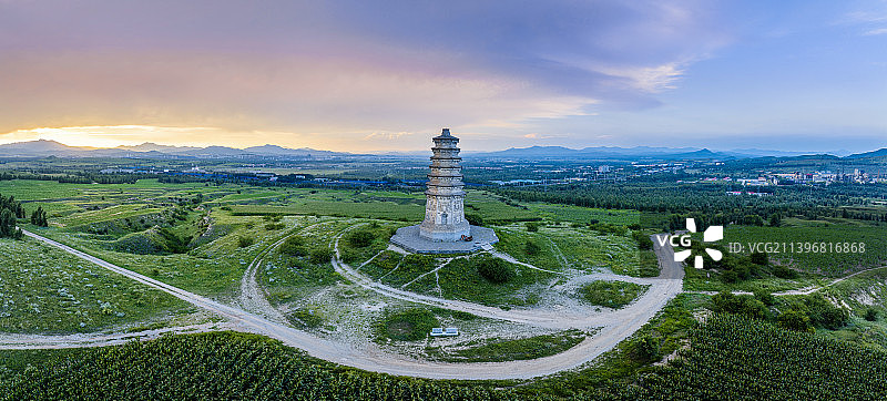 内蒙古赤峰市巴林左旗辽上京南塔夏日傍晚风光（航拍）图片素材