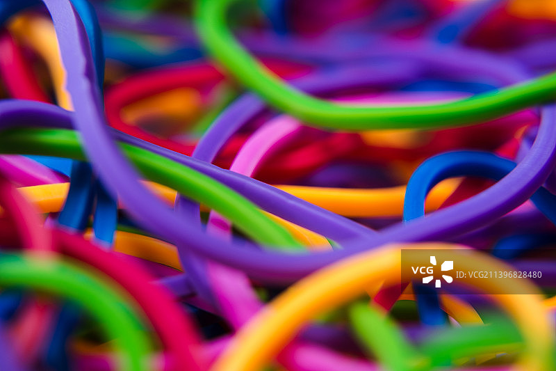 彩色回形针特写图片素材