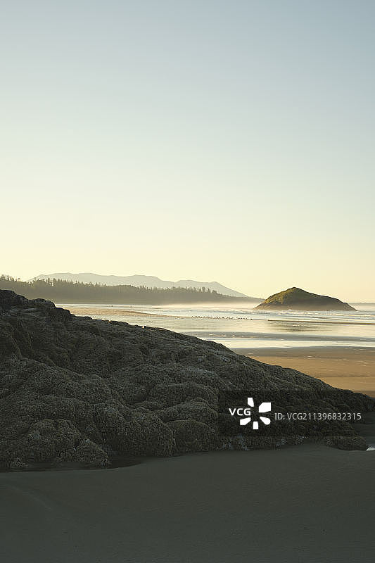 加拿大的长滩晴空下的海滩美景图片素材