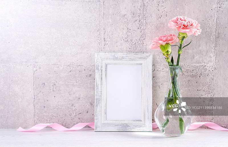 特写：母亲节活动手工礼品盒装饰概念图片素材